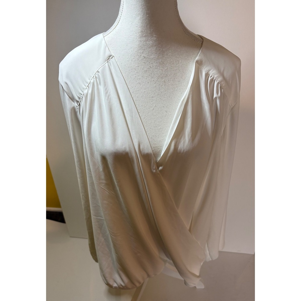 NWT Torrid 3X Ivory White Satin Surplice Blouse Wrap Front V-Neck Plus Size Top